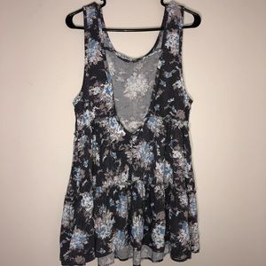 ⭐️ 2 for 10 ⭐️ Floral tunic